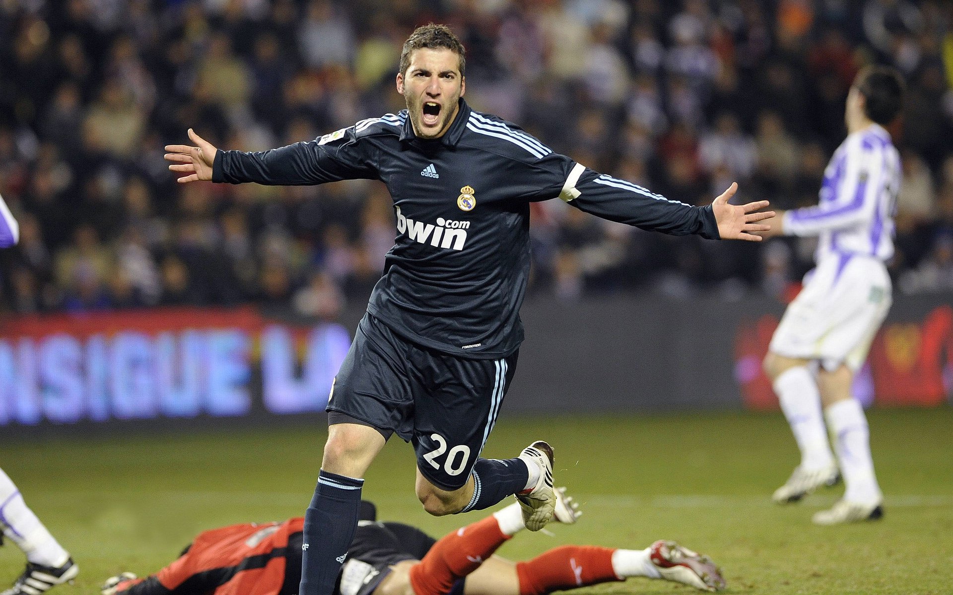 热刺新援表现抢眼，成为球队支柱，热刺新主场叫什么