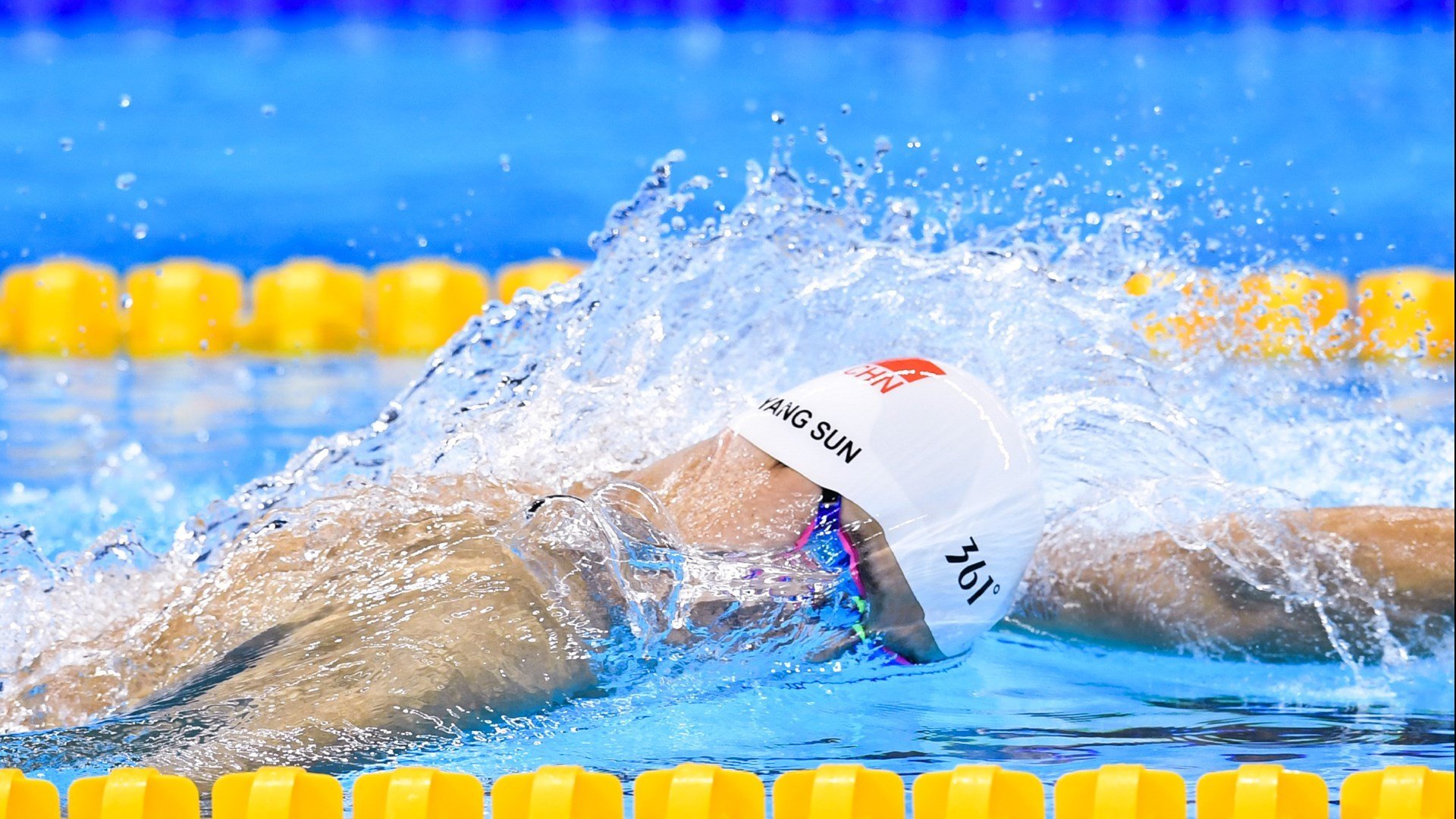 开云平台-哥伦比亚队中场贝尔特拉在巴黎奥运会上展现出强大的进攻组织能力